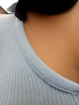 Scarlet Aura online show from November 2025 08:51:01 PM