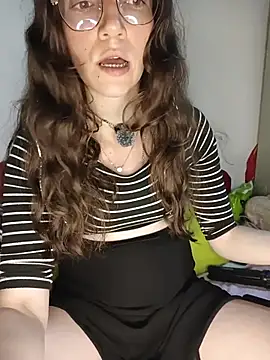 Snapshot of Lucy_colee chatting on December 2025 02:28:02 AM Lucy colee online show from December 2025 02:28:02 AM