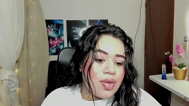 oliviia cute online show from November 2025 05:28:02 AM