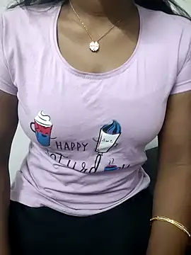 Snapshot of Tamilmallu-duskygirl03 chatting on November 2025 05:42:01 PM Tamilmallu-duskygirl03 online show from November 2025 05:42:01 PM