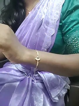 Snapshot of Tamilmallu-duskygirl03 chatting on November 2025 05:45:02 PM Tamilmallu-duskygirl03 online show from November 2025 05:45:02 PM