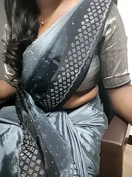 Snapshot of Tamilmallu-duskygirl03 chatting on November 2025 05:57:01 PM Tamilmallu-duskygirl03 online show from November 2025 05:57:01 PM