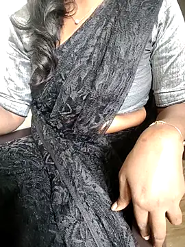 Snapshot of Tamilmallu-duskygirl03 chatting on November 2025 07:09:01 AM Tamilmallu-duskygirl03 online show from November 2025 07:09:01 AM