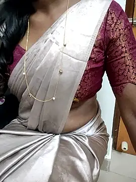 Snapshot of Tamilmallu-duskygirl03 chatting on January 2026 06:18:02 AM Tamilmallu-duskygirl03 online show from January 2026 06:18:02 AM