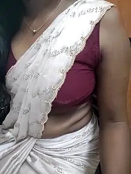 Snapshot of Tamilmallu-duskygirl03 chatting on February 2026 06:03:01 AM Tamilmallu-duskygirl03 online show from February 2026 06:03:01 AM