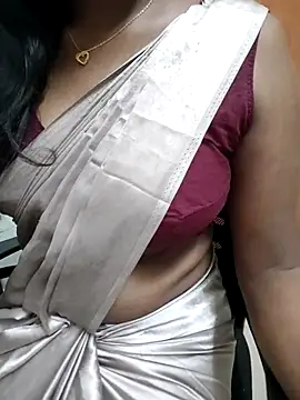 Snapshot of Tamilmallu-duskygirl03 chatting on March 2026 07:15:01 AM Tamilmallu-duskygirl03 online show from March 2026 07:15:01 AM