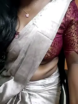 Snapshot of Tamilmallu-duskygirl03 chatting on May 2026 06:16:01 PM Tamilmallu-duskygirl03 online show from May 2026 06:16:01 PM
