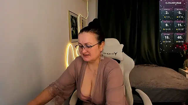 hottyannaa online show from February 2026 02:39:02 AM