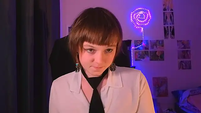 liquid0fluid0 online show from October 2025 05:35:01 PM