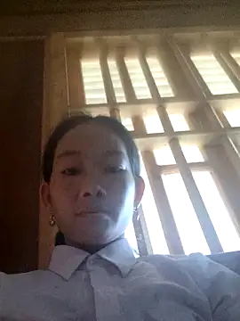 gio-thu online show from October 2025 04:54:01 AM