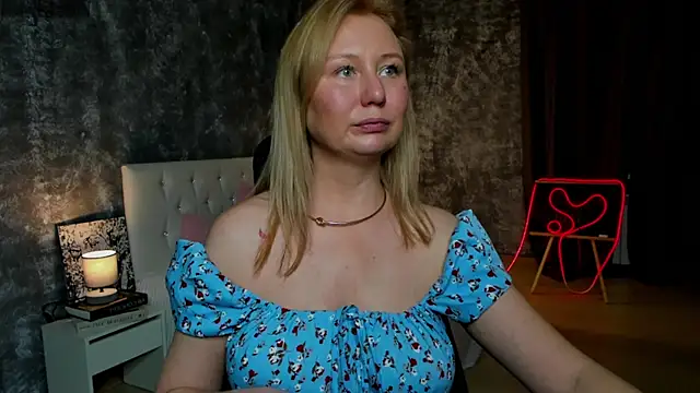 scent  of woman online show from October 2025 01:39:02 AM