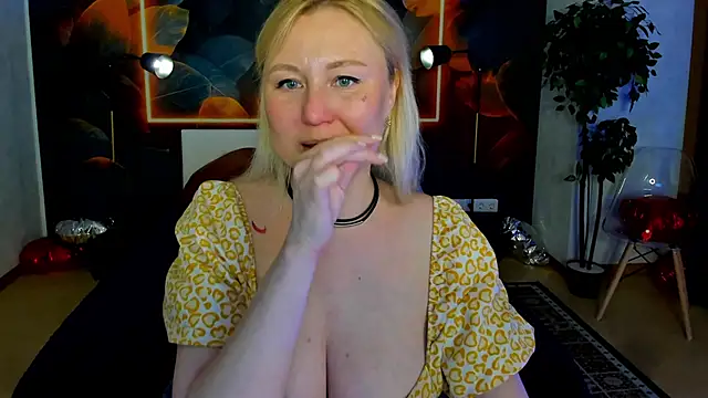 scent  of woman online show from May 2026 01:34:01 AM