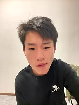 KK-cuteboy online show from November 2025 10:03:01 AM