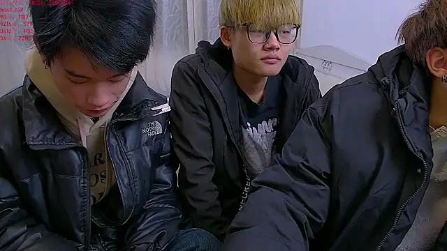 KK-cuteboy online show from December 2025 10:33:01 AM