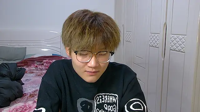 Snapshot of KK-cuteboy chatting on February 2026 03:55:02 AM KK-cuteboy online show from February 2026 03:55:02 AM