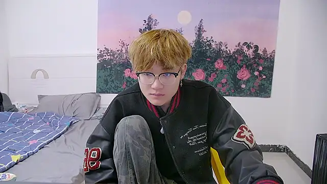 Snapshot of KK-cuteboy chatting on April 2026 04:45:02 AM KK-cuteboy online show from April 2026 04:45:02 AM