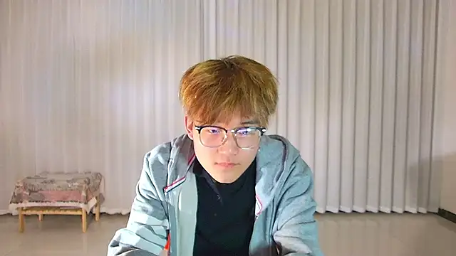 Snapshot of KK-cuteboy chatting on April 2026 11:26:02 AM KK-cuteboy online show from April 2026 11:26:02 AM
