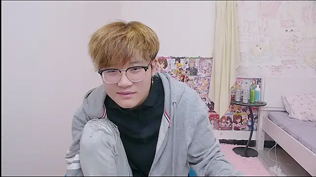 Snapshot of KK-cuteboy chatting on April 2026 02:27:02 AM KK-cuteboy online show from April 2026 02:27:02 AM