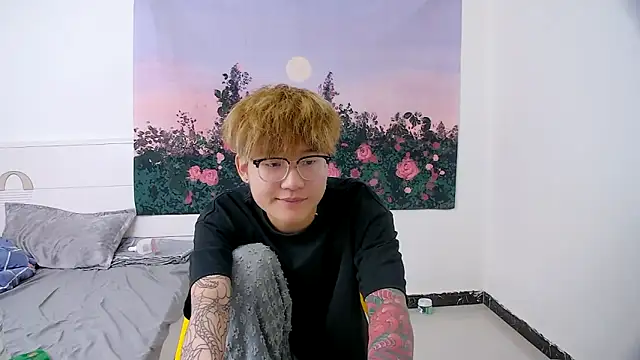 Snapshot of KK-cuteboy chatting on April 2026 07:58:02 PM KK-cuteboy online show from April 2026 07:58:02 PM