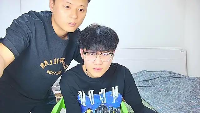 Snapshot of KK-cuteboy chatting on April 2026 11:52:02 AM KK-cuteboy online show from April 2026 11:52:02 AM