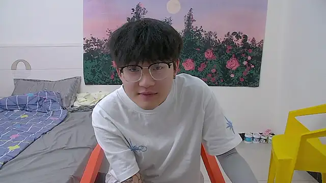 Snapshot of KK-cuteboy chatting on May 2026 01:07:01 PM KK-cuteboy online show from May 2026 01:07:01 PM