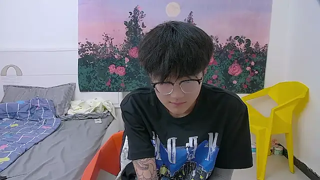 Snapshot of KK-cuteboy chatting on May 2026 01:13:02 AM KK-cuteboy online show from May 2026 01:13:02 AM