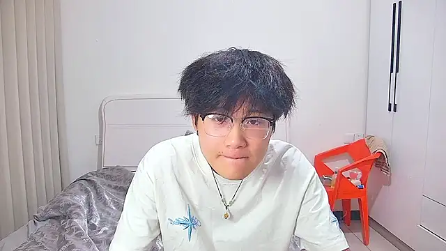 Snapshot of KK-cuteboy chatting on June 2026 11:56:02 AM KK-cuteboy online show from June 2026 11:56:02 AM