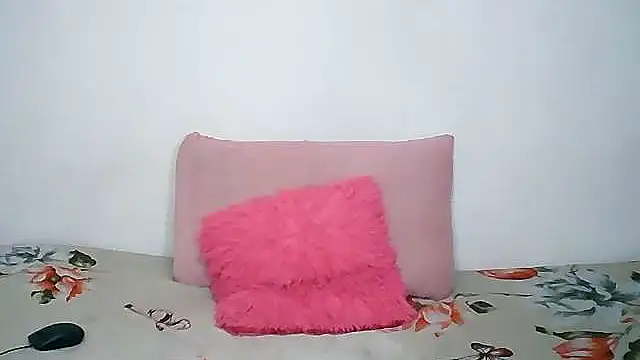 JuicyLipsXx1 online show from October 2025 08:20:02 PM