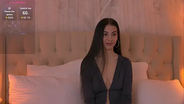 BettyLeen online show from November 2025 04:01:02 AM