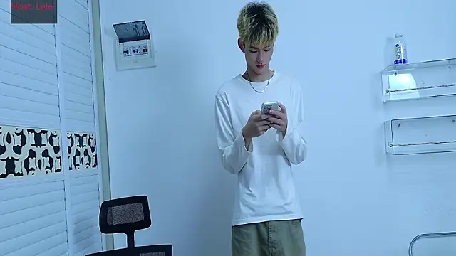 Snapshot of sexyboy-lele chatting on October 2025 12:05:02 PM sexyboy-lele online show from October 2025 12:05:02 PM