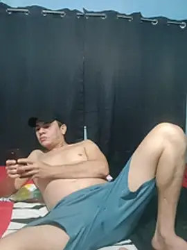 Snapshot of Aturo77 chatting on November 2025 03:07:01 AM Aturo77 online show from November 2025 03:07:01 AM