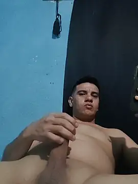 Snapshot of Aturo77 chatting on November 2025 05:43:01 AM Aturo77 online show from November 2025 05:43:01 AM