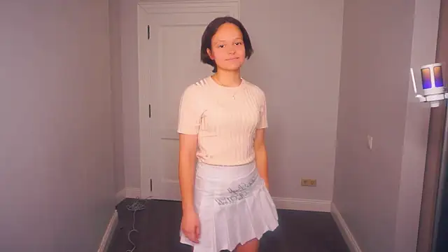 VeliaRogoff online show from November 2025 02:05:01 PM