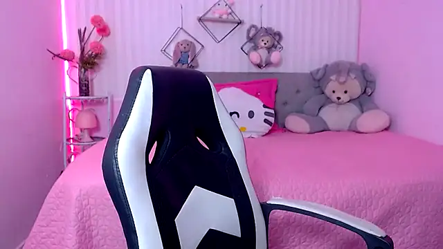 zara cute online show from April 2026 12:06:02 PM