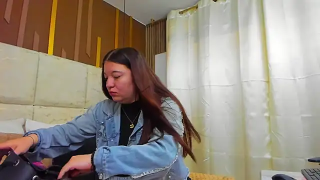 AmbarGills online show from February 2026 01:01:02 PM