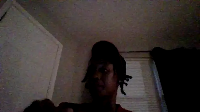 Snapshot of dezzidavill chatting on June 2026 01:39:01 AM dezzidavill online show from June 2026 01:39:01 AM