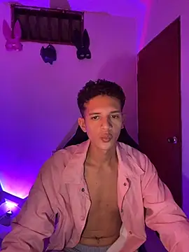 tylernova online show from October 2025 03:40:01 AM