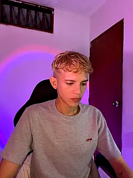 tylernova online show from November 2025 04:00:01 AM