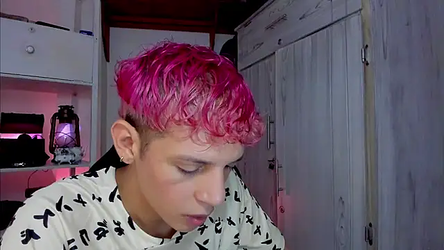 tylernova online show from November 2025 03:39:01 AM