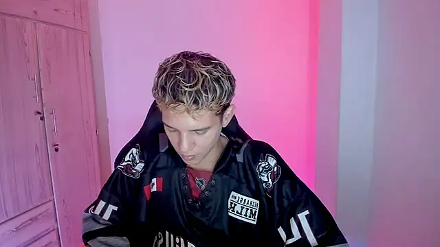 tylernova online show from February 2026 03:43:01 AM