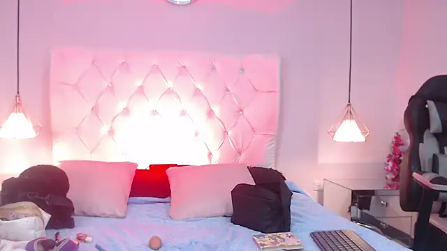 Bubbiecherry online show from October 2025 07:48:02 PM