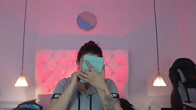 Bubbiecherry online show from November 2025 07:37:01 PM