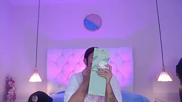 Bubbiecherry online show from November 2025 07:57:01 PM