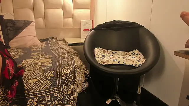 Barbbara sweett online show from March 2026 01:03:01 PM