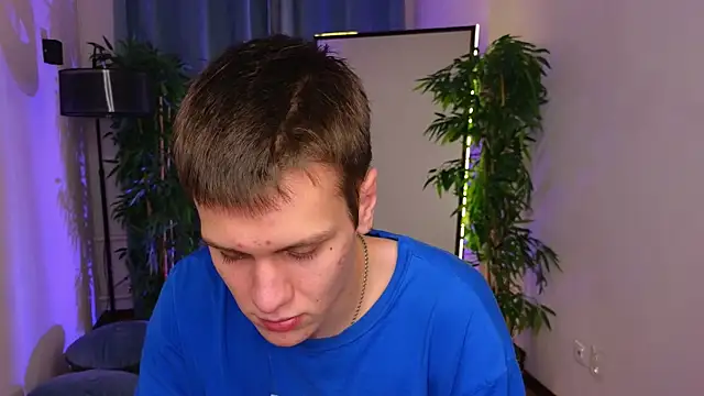 Snapshot of hun1er_steele chatting on October 2025 03:43:01 PM hun1er steele online show from October 2025 03:43:01 PM