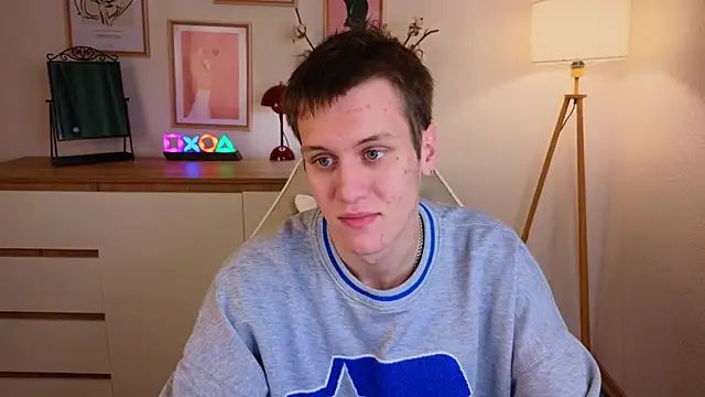 Snapshot of hun1er_steele chatting on October 2025 02:19:01 PM hun1er steele online show from October 2025 02:19:01 PM