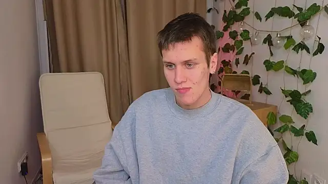 Snapshot of hun1er_steele chatting on October 2025 09:04:01 PM hun1er steele online show from October 2025 09:04:01 PM