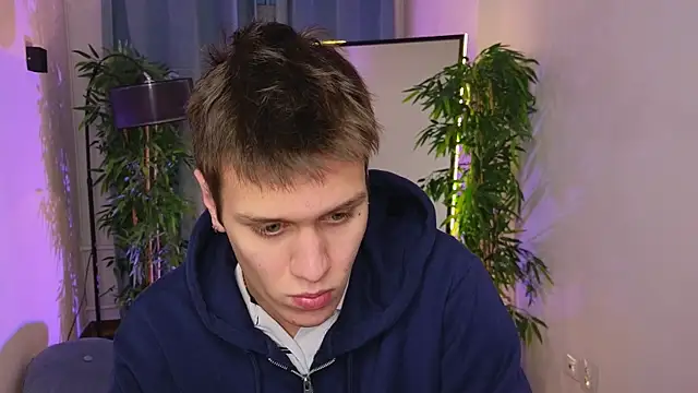 Snapshot of hun1er_steele chatting on October 2025 02:24:02 PM hun1er steele online show from October 2025 02:24:02 PM