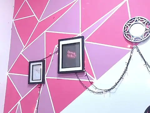 Tifany Adams online show from October 2025 08:00:02 PM