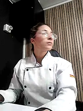 Sara Roades online show from October 2025 01:34:02 PM